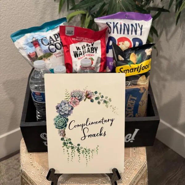 Entire Cozy Guest Home, Hotel in Roseville
