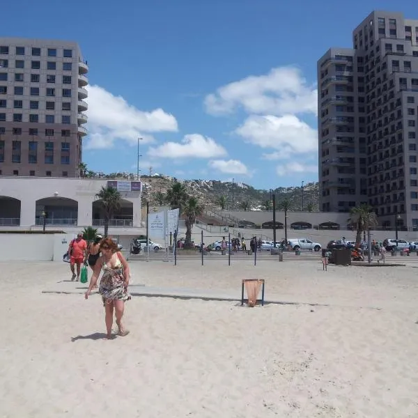 beach Apartments, hotel a Haifa