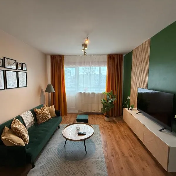 Mugav rõduga kodu Rapla linnas koos tasuta WiFi, TV & parkimisega ootab Sind!, hotel v destinaci Rapla