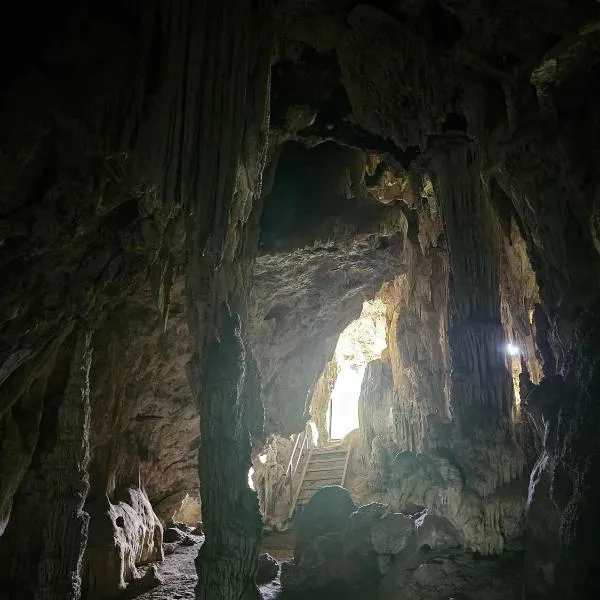 Camping phutajoy Khaosok แคมป์ปิ้งภูตาจ้อยเขาศก, ξενοδοχείο σε Ban Thung Lang Tham