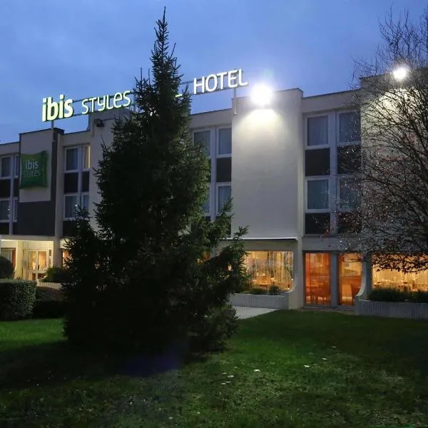 Ibis Orleans La Chapelle Saint Mesmin、ラ・シャペル・サン・メマンのホテル