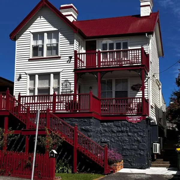 Mersey River Cottage ( cir 1888) Central location with Amazing Ocean and Habour Views., hotel v destinaci Devonport