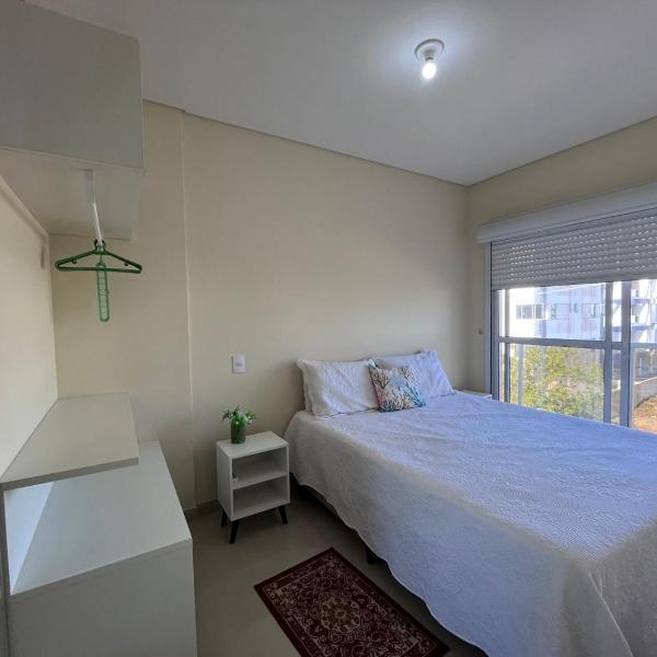 Apartamento com piscina a 400 mts da praia