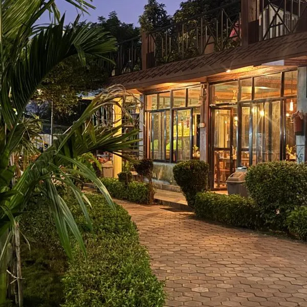 Jungle Wildlife Camp, hotel in Sauraha