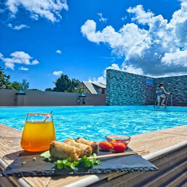 Evasion en plein cœur de la ville Studio Jacuzzis Sauna et piscine au centre de Port-Louis、ポール・ルイのホテル