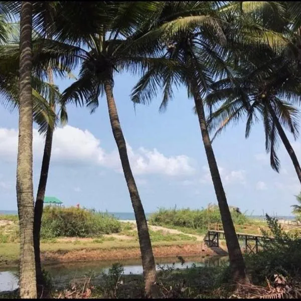 Samant Beach Resort, hotel in Malvan