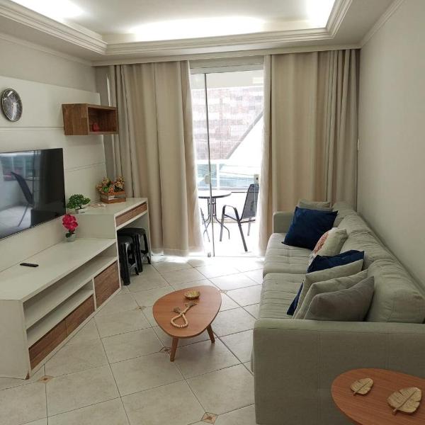 Apartamento em frente ao Shopping Atlântico, a 200 metros da praia