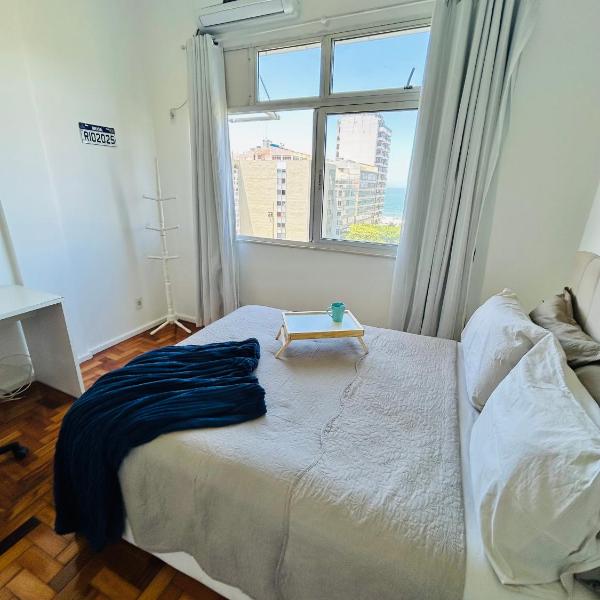 Apê VISTA MAR FRONTAL charmoso e PRIVATIVO a 2 mins da Praia de Copacabana, localização privilegiada, 350 mega, prox metrô, ideal para casais e amigos - Foto 3
