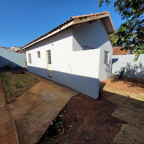 Casa com 2 quartos no Aero Rancho
