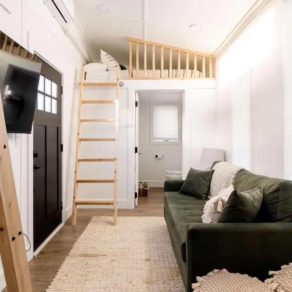 Stay Portland - The Tiny Farmhouse on Alberta, hôtel à Portland