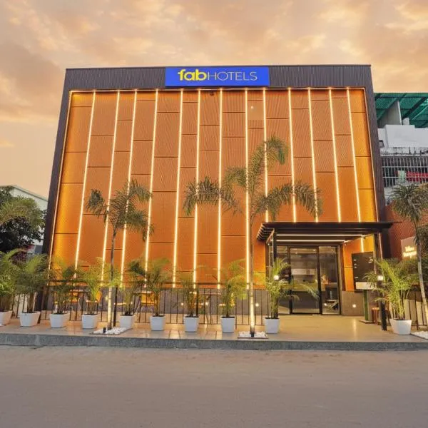FabHotel Yellow Courtyard, hotel in Bhopal