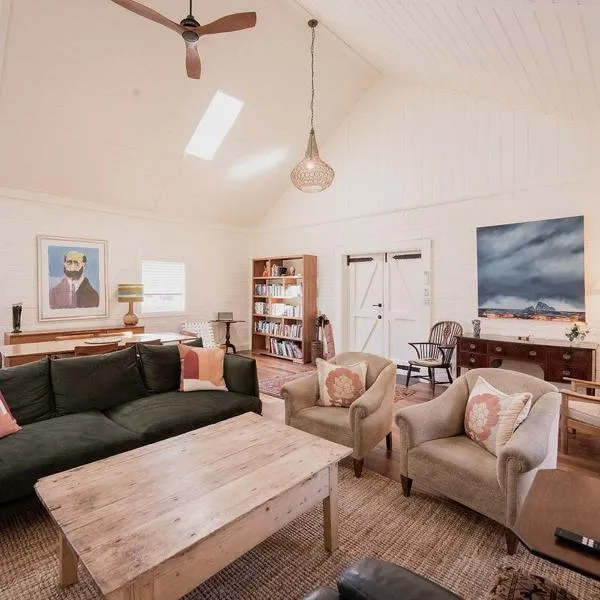 The Old Woolstore, hotel u gradu Longford