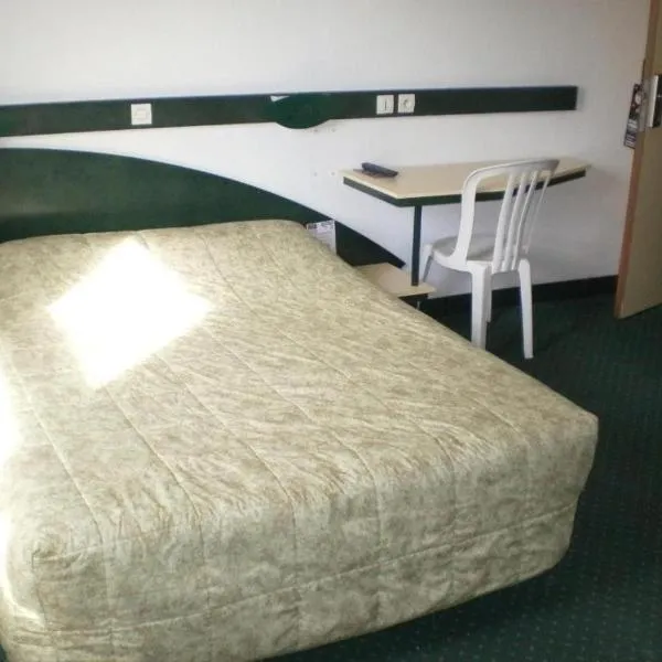 Good Night Hotel, hotel in Arques