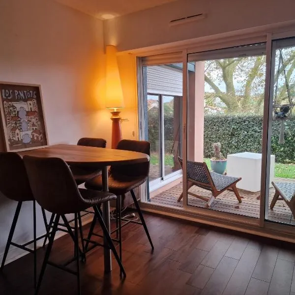 Jardin de la chambre d Amour, hotel in Anglet