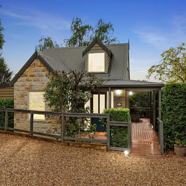 Two Truffles Cottage Accommodation, hotel in Yarra Glen