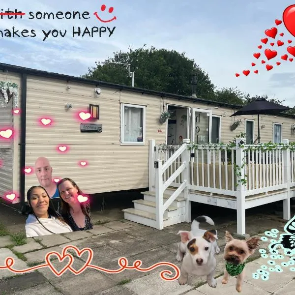 KPC-HELLYEAH caravan, hotel in Humberston