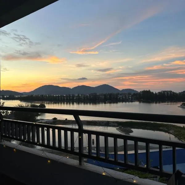 Homestay in Marina Heights with beach view, ξενοδοχείο σε Lumut