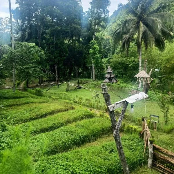 Nuts Huts, hotel di Loboc