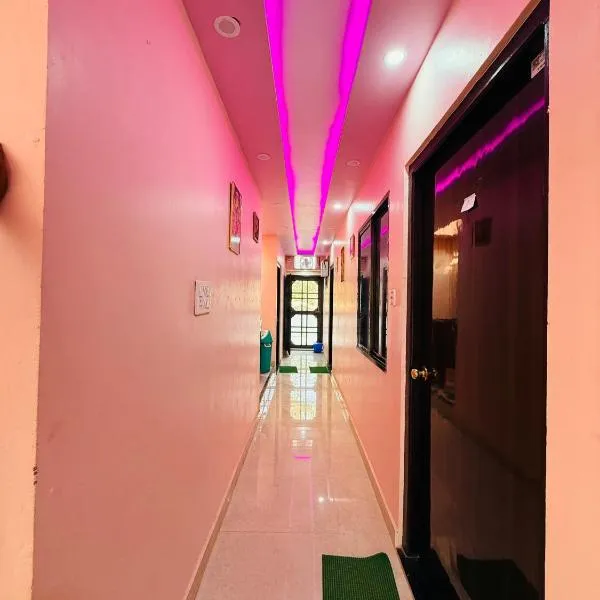ATULYAM STAYs PREMIUM、Ayodhyaのホテル