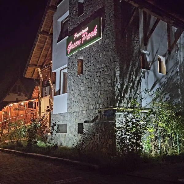 Pension Green Park, hotel in Braşov