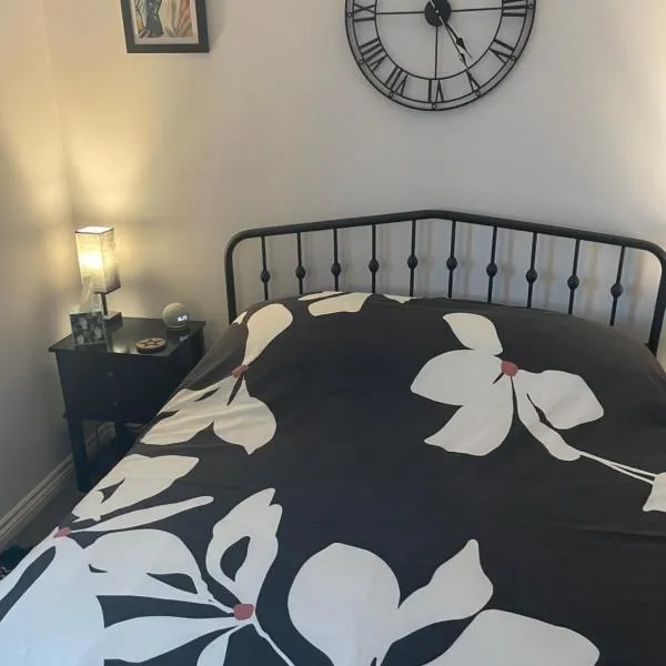 Cosy home from home with PRIVATE BATHROOM - FREE PARKING, hôtel à Cardiff