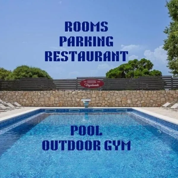 BUDGET RESORT Vagabundo, hotel in Novalja