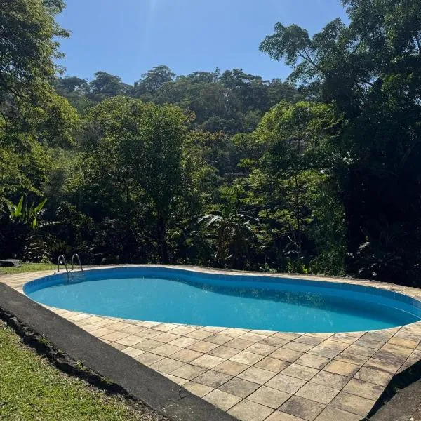 Recanto do Bosque, hotel em Majé