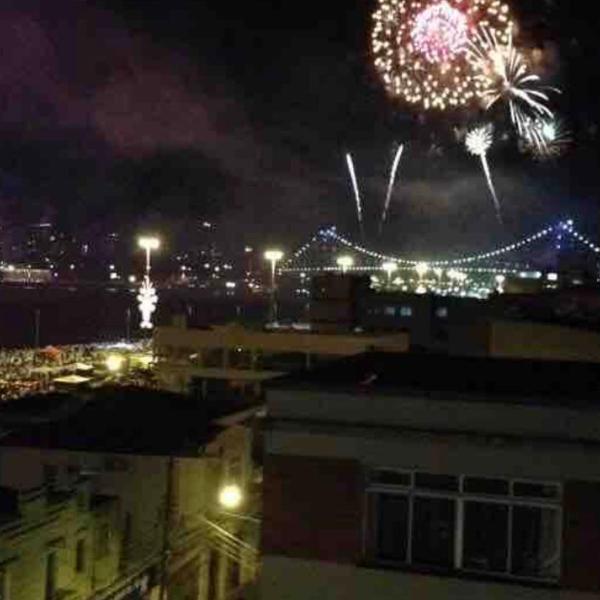 Apartamento na beira mar continental com vista para os fogos de réveillon e ponte Hercilio Luz!