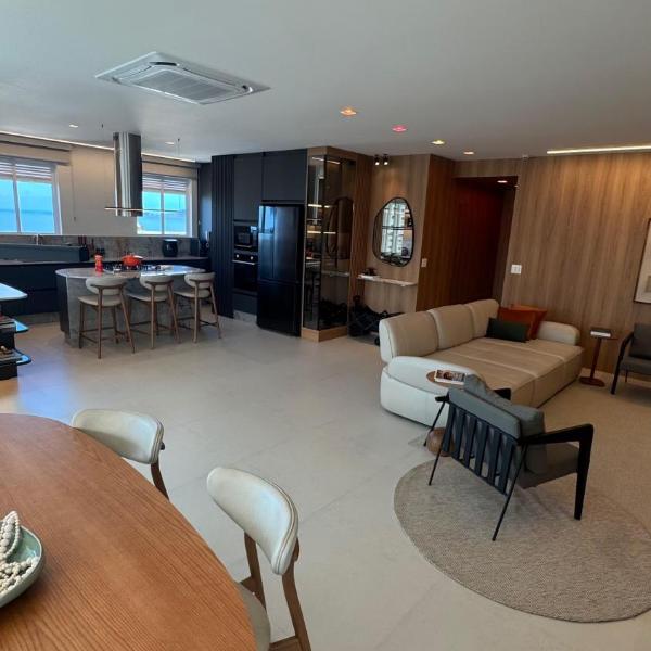 Apt luxo vista mar 160m com jacuzzi e 2 garagens - Foto 2