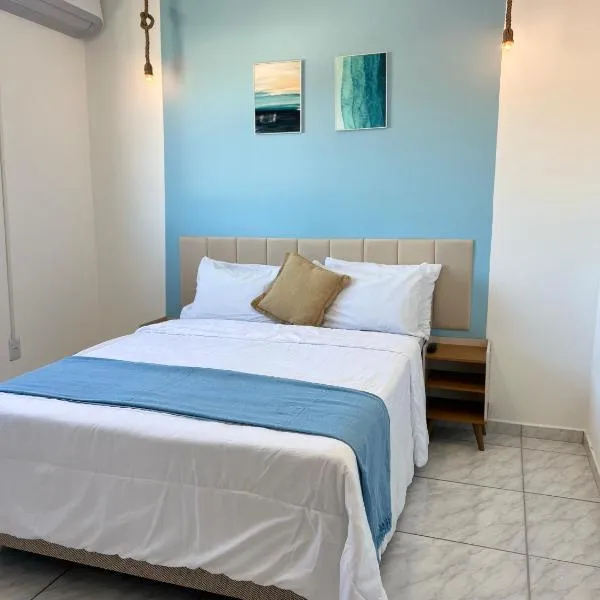 Lindo apartamento! 2 quartos com suíte, churrasqueira, garagem, Hotel in Florianópolis