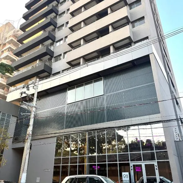 Studio Novíssimo Vila Olímpia! Ar Wifi TV LCD Academia CoWorking Pet Place Portaria 24h Guarda Malas! 10min Congonhas!, hotel din Sao Paulo