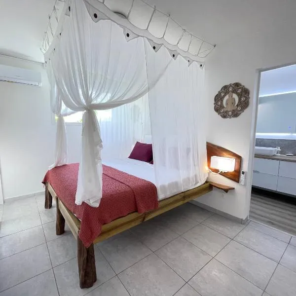 Tibo bas de villa NEUF accès mer, hotel in Deshaies