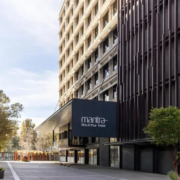 Mantra MacArthur Hotel, hotel in Canberra