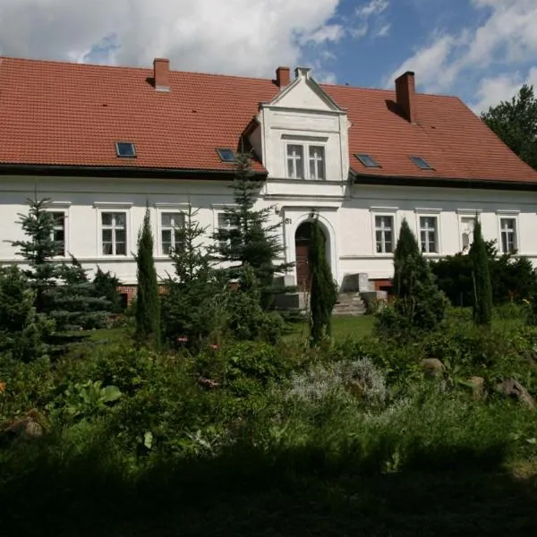 Miodowy Dwór, hotel v destinaci Rusinowo