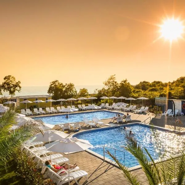 Aminess Maravea Camping Resort Mobile Homes, hotel in Novigrad Istria
