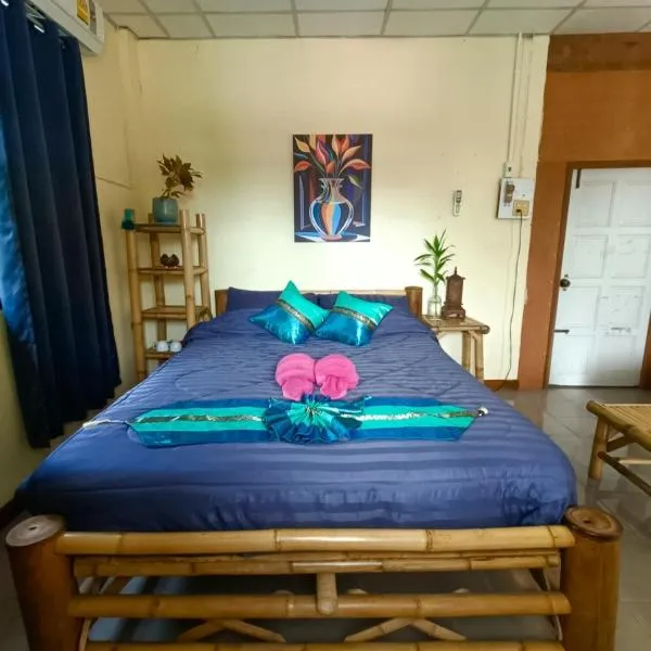 June Guest House 1, khách sạn ở Thongsala
