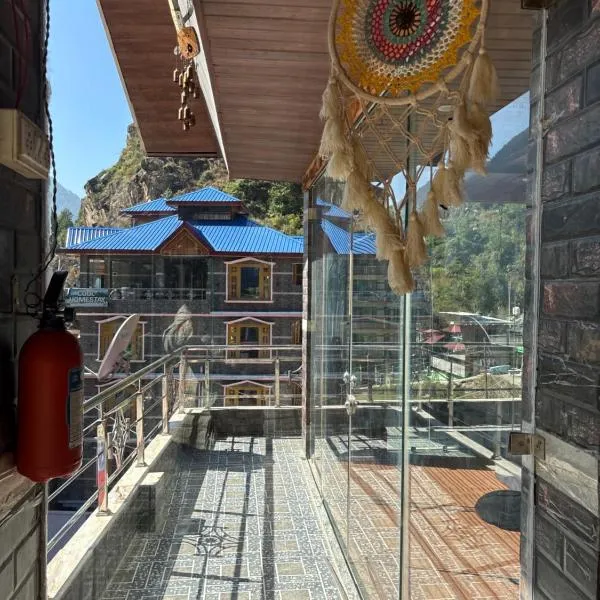 Being Himalayan Chojh, hotel in Manīkaran