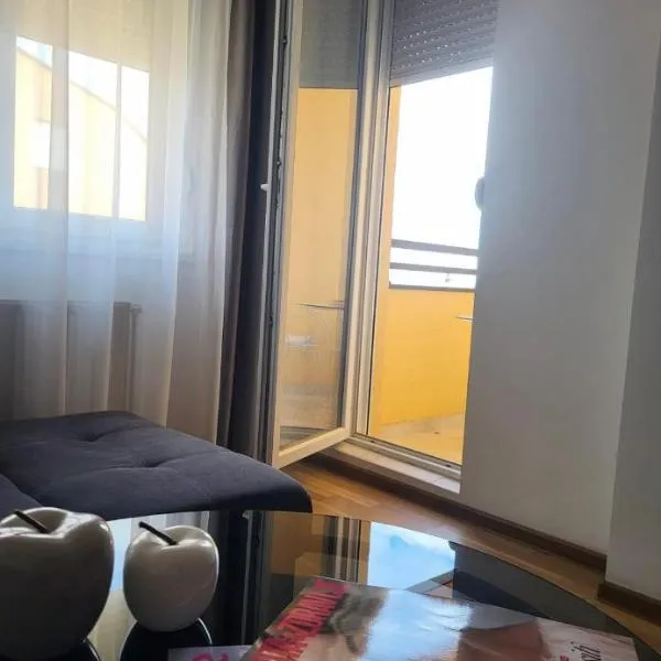 Maja 2, hotel in Ruma