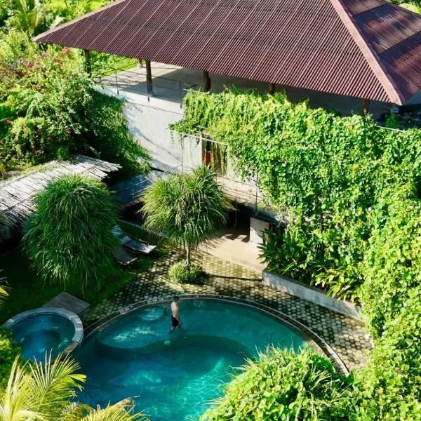 Mangroove Bay Boutique Hostel, hotel en Banyuwedang