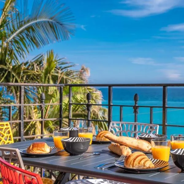 Le COQ Bleu d'Azur- Piscine - Parking - AC -WIFI, hotel in Menton