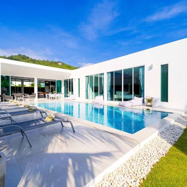 Harmony Villa 5 Bedroom Modern Pool Villa - KH-A7, hotel in Khao Tao