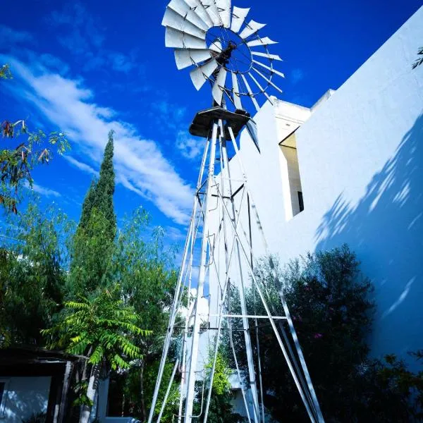 Windmill Hostel, ξενοδοχείο στον Άγιο Ιουλιανό
