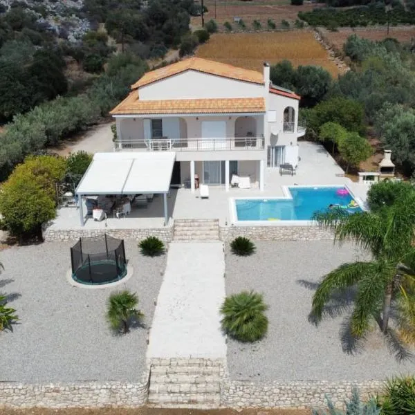 Luxe Villa Livadia, 10 personen, hotel di Kandia