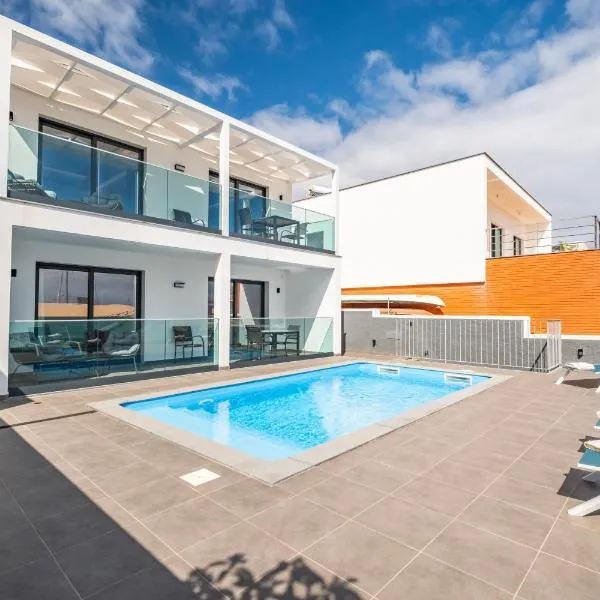 Luxury Seafront Escape I: Caniçal'da bir otel