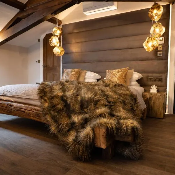 6 STAR, Brand New, Stunning Luxury Suites in a Characterful Historic Manor, Blending Timeless Charm with Modern Style! Welcome to the Old School Manor, Halkyn!!, hotel en Halkyn