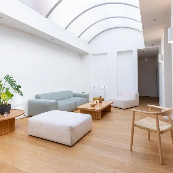 Hôtel Porte Mars - Reims Gare Centre Arena, hotel v mestu Reims