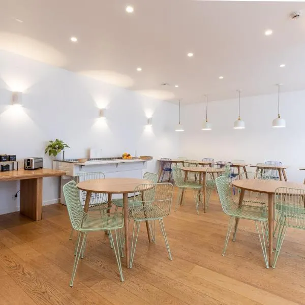 Hôtel Porte Mars - Reims Gare Centre Arena, hôtel à Reims