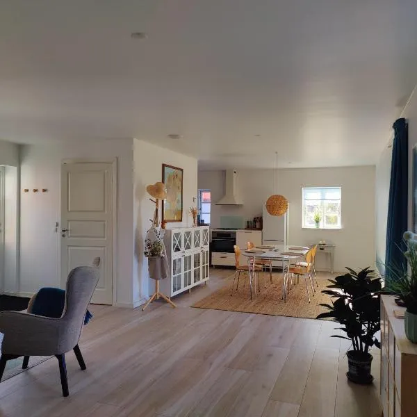 GIMLEretreat, hotel v destinaci Bøtø By