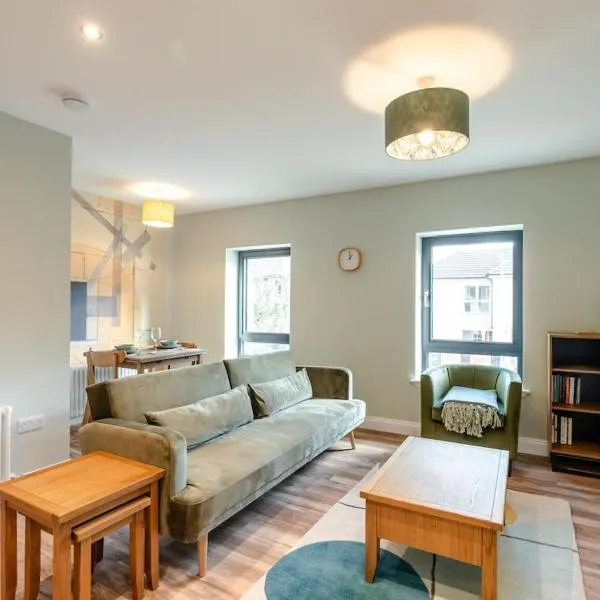 Stunning upper villa stay in the City!, hotel i Edinburgh