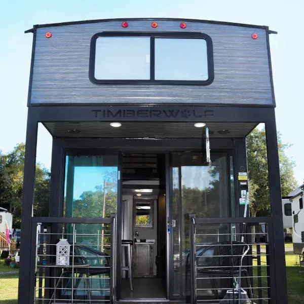 Bells Marina & Fishing Resort - Santee Lake Marion by I95 - Family Adventure, Pets on Request!, hotel v destinaci Eutawville